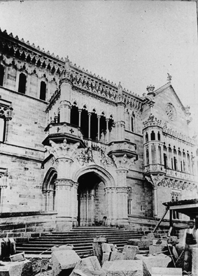 Obras de construcción del Palacio de Sobrellano. Entre 1881 y 1888 