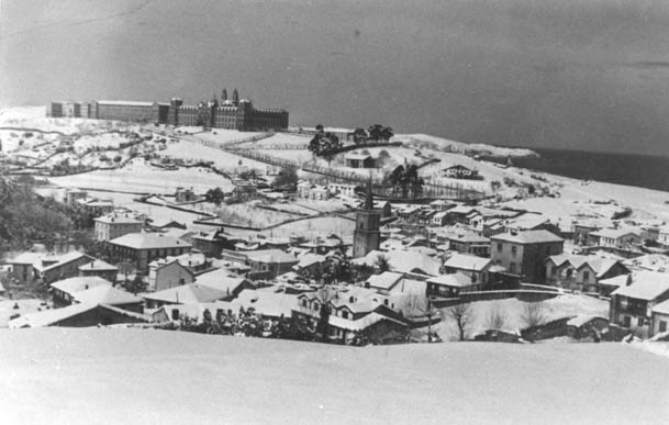 Comillas nevada en 1945