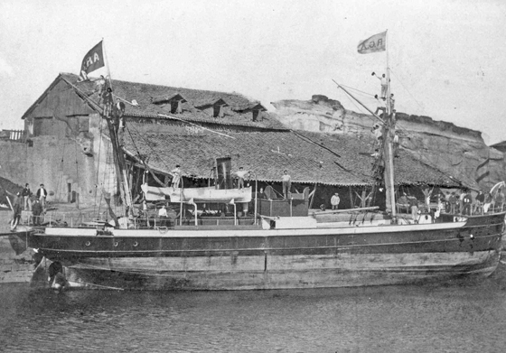 Vapor Real Compañía Asturiana en el puerto de Comillas. 1920