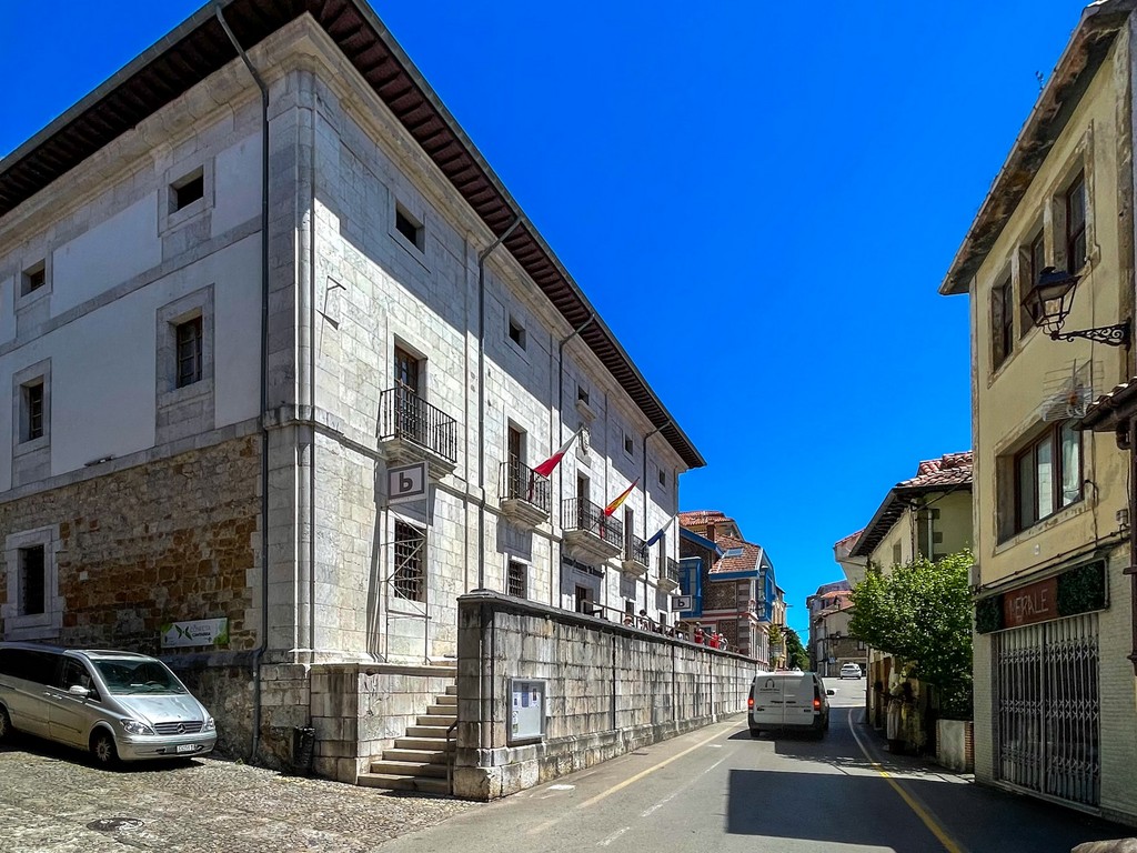 Comillas presenta cuatro exposiciones de arte y divulgación en verano