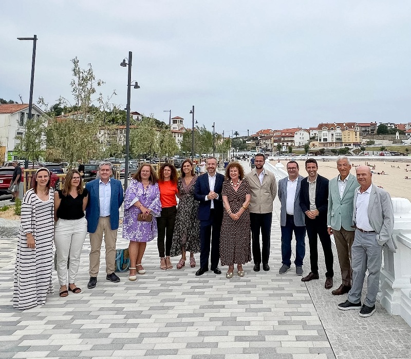 Comillas inaugura un nuevo paseo marítimo tras la renaturalización de su entorno costero