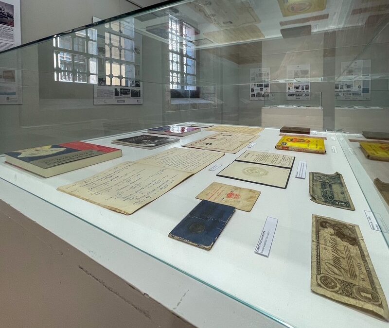 El Espolón acoge tres nuevas exposiciones para pasear por la naturaleza, el realismo y la memoria histórica