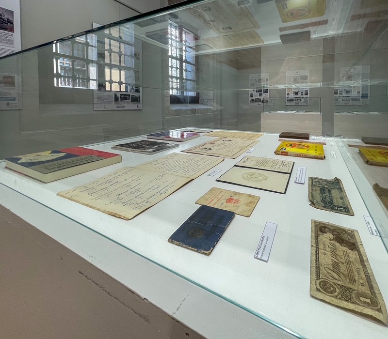 El Espolón de Comillas acoge tres exposiciones sobre naturaleza, realismo y memoria histórica