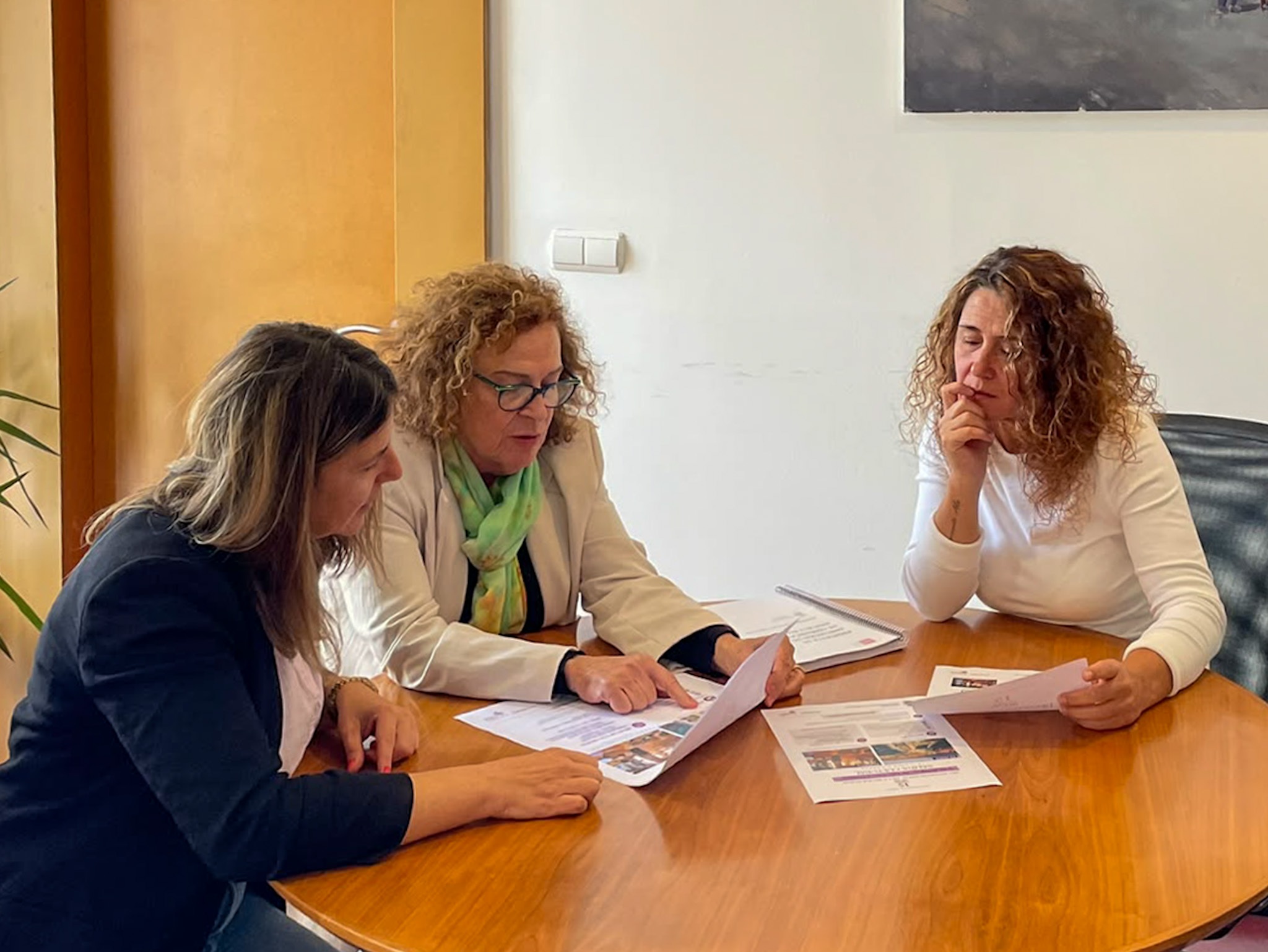 Comillas estrena el documental 'Redes y Rederas' para preservar la memoria marinera